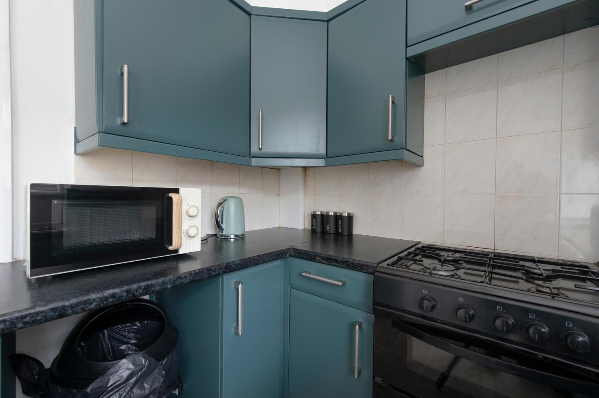 3 Bed House In Rochester 4 Beds Sleeps 7 Wainscot Exterior foto
